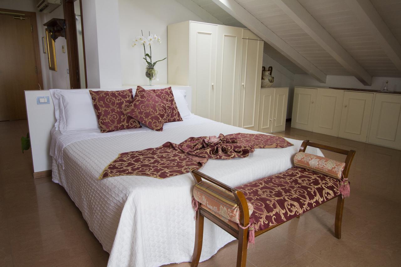 מילאנו מריטימה Hotel Lady Mary מראה חיצוני תמונה